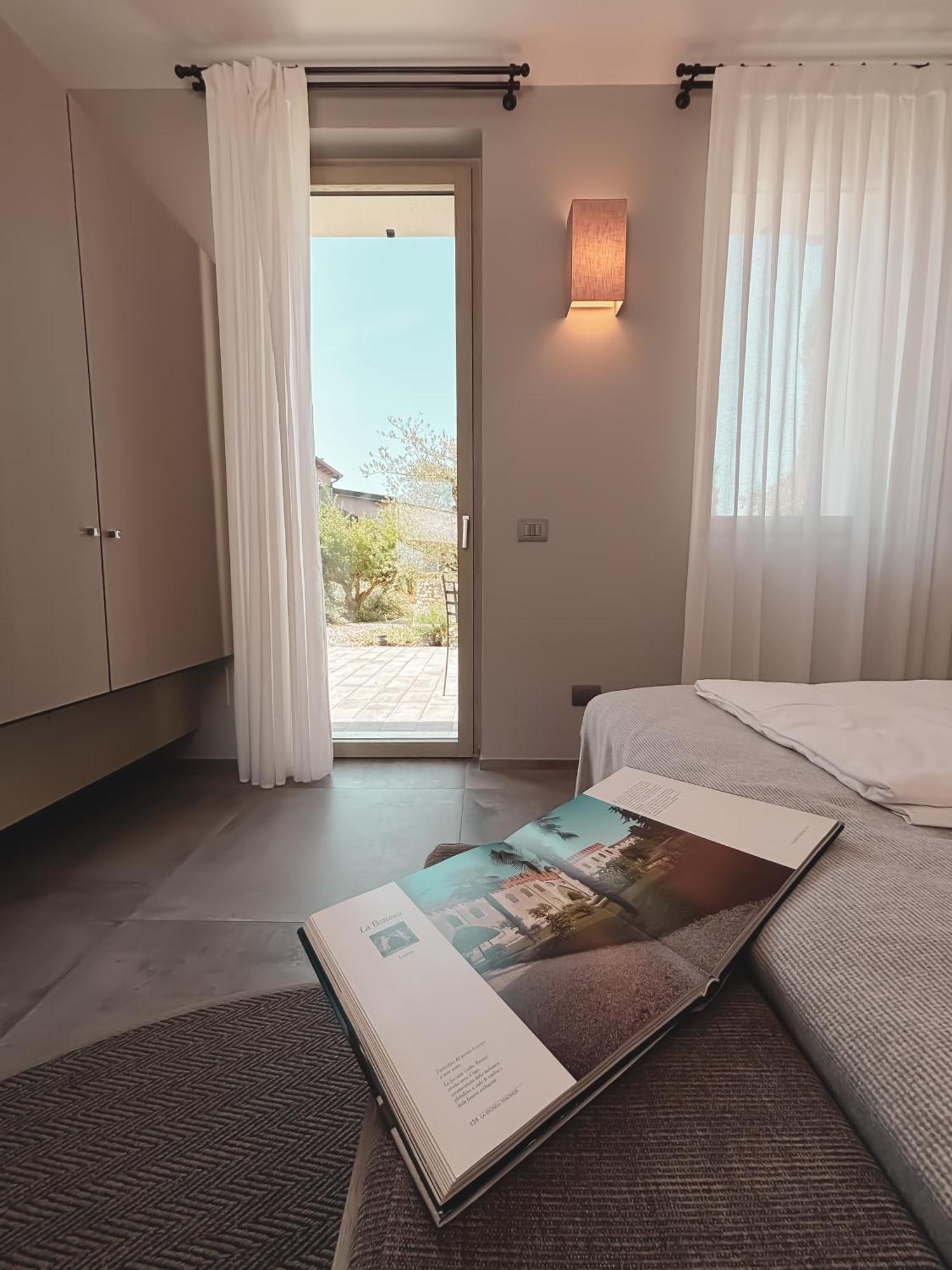 Natiia Relais - Adults Only Hotel Lazise Ruang foto